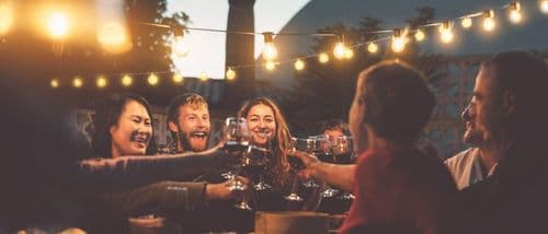 Why Screenless Hangs Are Replacing Instagram Stories