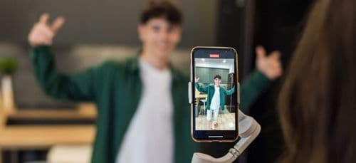 Your Favorite "Finfluencer" Is Losing You Money